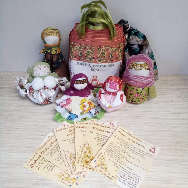 Set de 6 Muñecas y 6 bolsitas