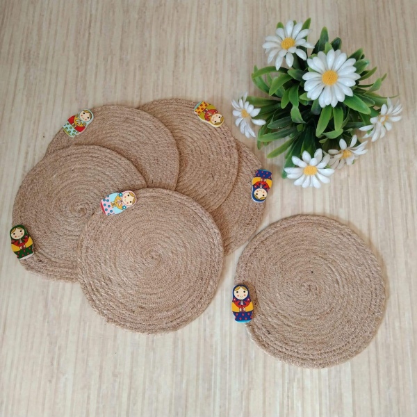Posavasos Matrioshkas de yute