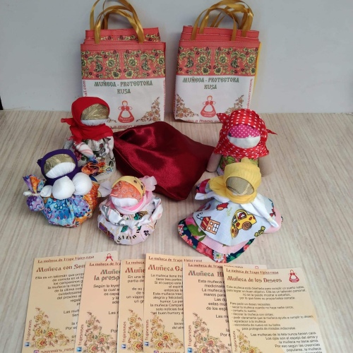 Set de 6 Muñecas y 6 bolsitas